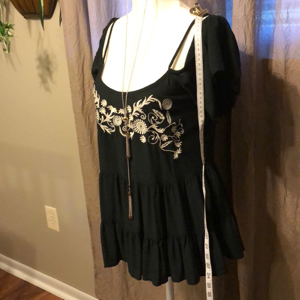 Xhilaration Cutout Sleeveless Blouse Medium